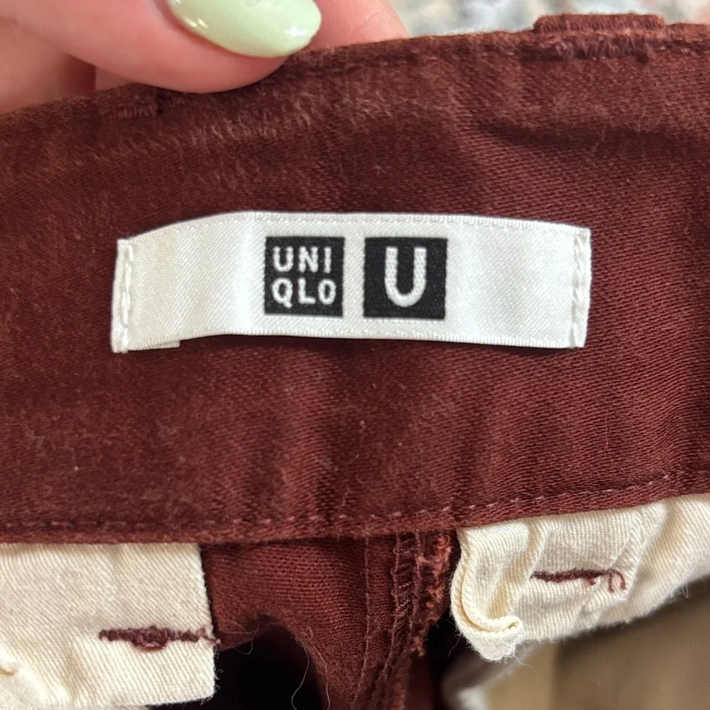 Uniqlo Women's Wide-Leg Flare Jeans in Deep Burgundy - Picture 2 of 3